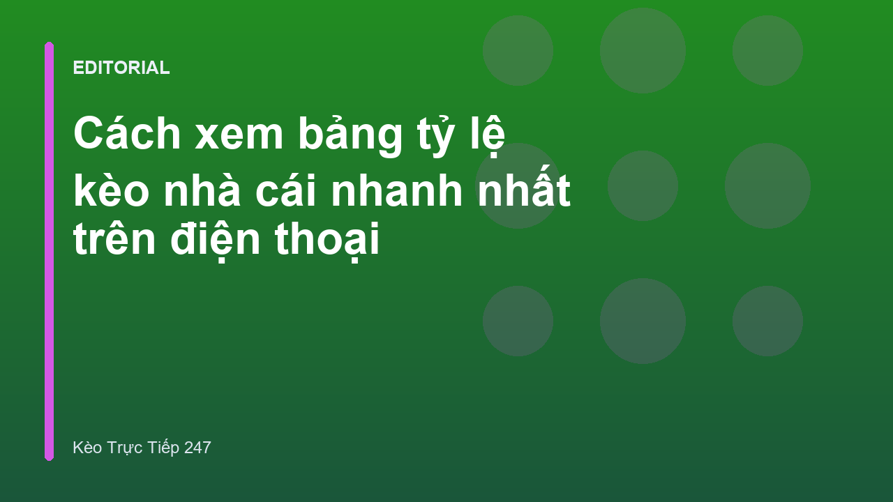 Người dùng xem bảng tỷ lệ kèo trên điện thoại di động